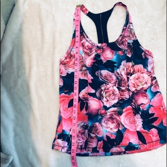 Lululemon Coastal Tank In Secret Garden Print - Picture 5 of 16